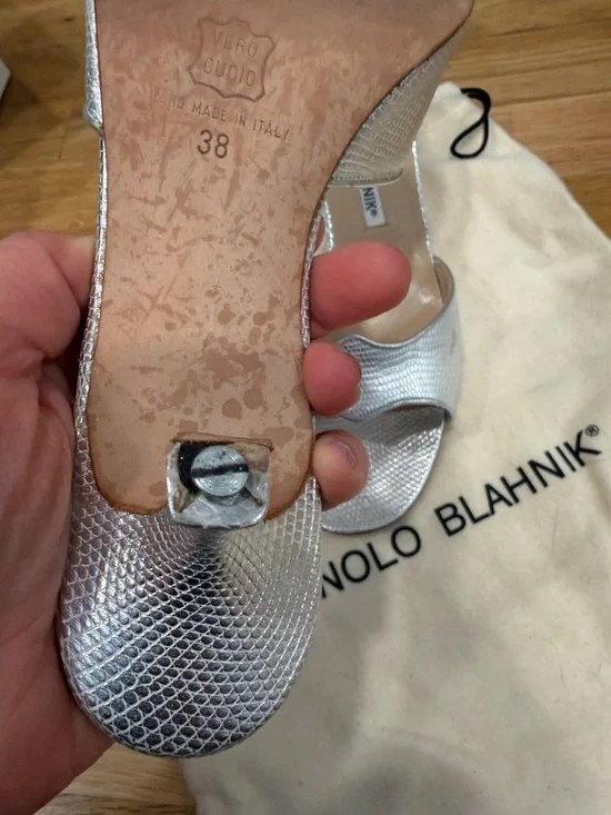 Manolo Blahnik Silver Scalloped Slide Mules - Picture 5 of 5